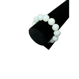 Vintage Womens Resin‎ Beaded Ivory Bracelet 3" Elegant and Timeless Jewelry